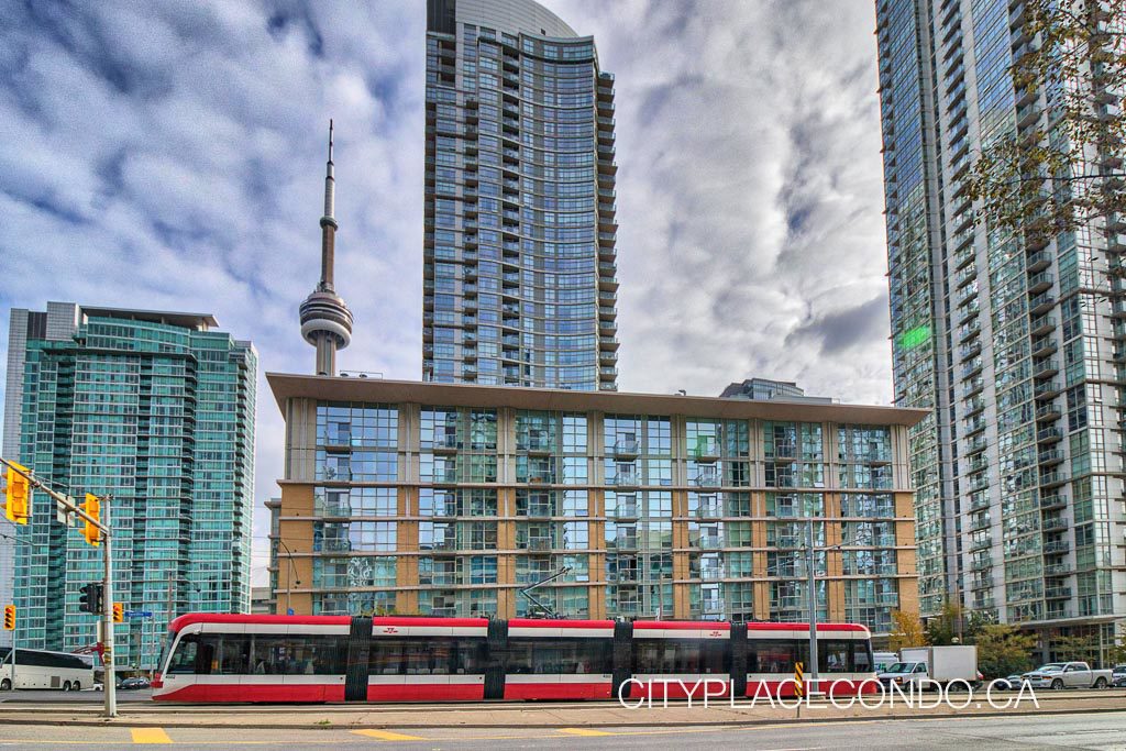 9 Spadina Ave condo has the Spadina Streetcar right in front of the building